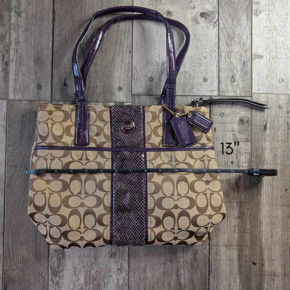 LOW START Coach, Signature Khaki & Purple Python Patent Leather Shoulder Bag - Picture 10 of 14